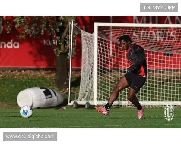 米兰未来队今日备战训练聚焦战术演练与体能提升全员积极备战新赛季